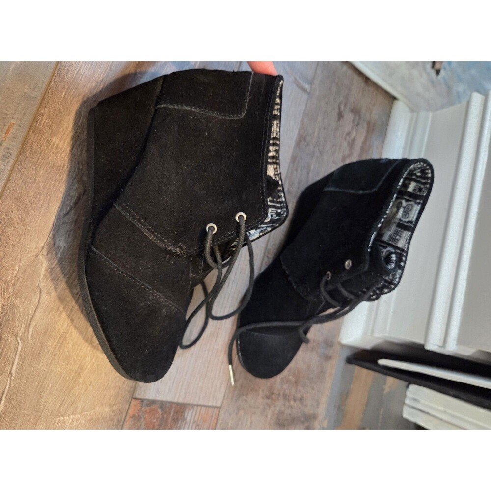 TOMS Kala Women's Ankle Boots Size 6.5 Black Suede Lace Up Wedge SB8